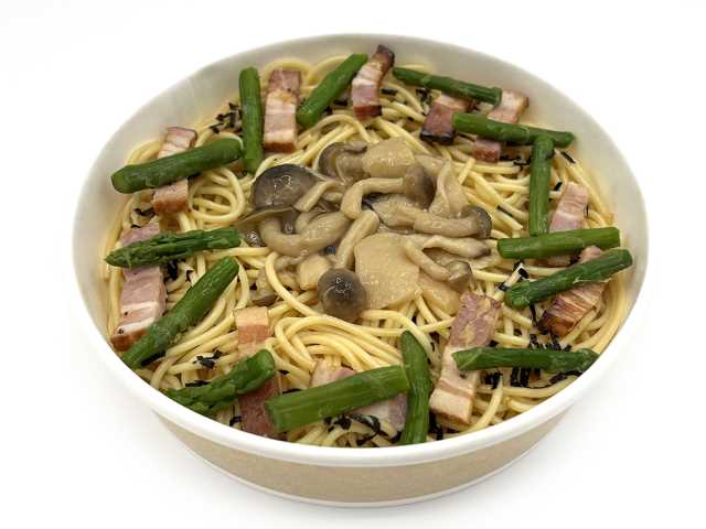 アスパラとベーコンの　バター醤油パスタ セブンイレブン (7-ELEVEN)