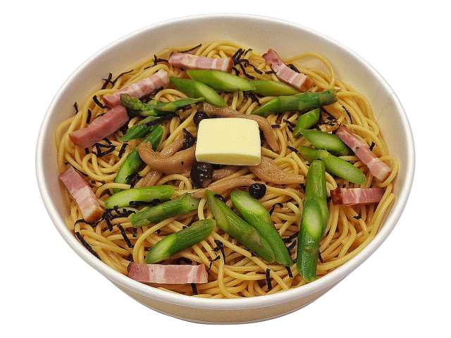 さぬきのめざめとベーコンのバター醤油パスタ セブンイレブン (7-ELEVEN)