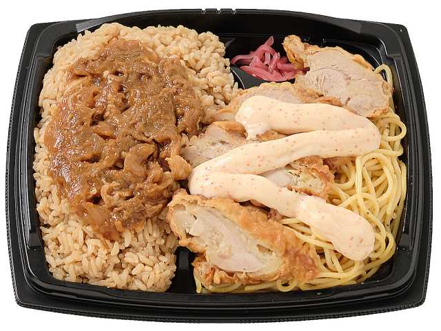 唐辛子マヨネーズで食べる　豚焼肉＆唐揚げ セブンイレブン (7-ELEVEN)