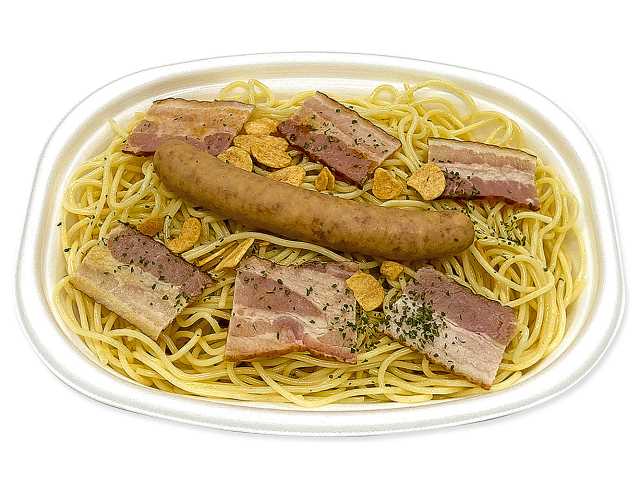 麺大盛ソーセージのペペロンチーノ セブンイレブン (7-ELEVEN)