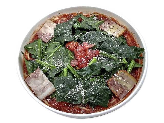 広島県産ほうれん草のトマトソースパスタ セブンイレブン (7-ELEVEN)