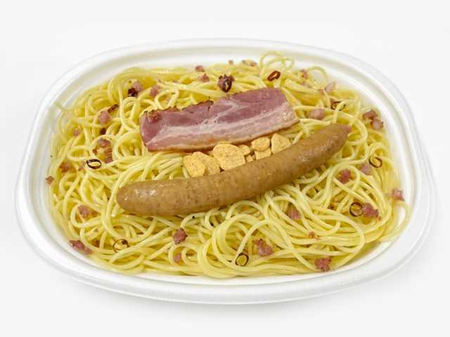 ベーコン香る麺大盛ぺペロンチーノ