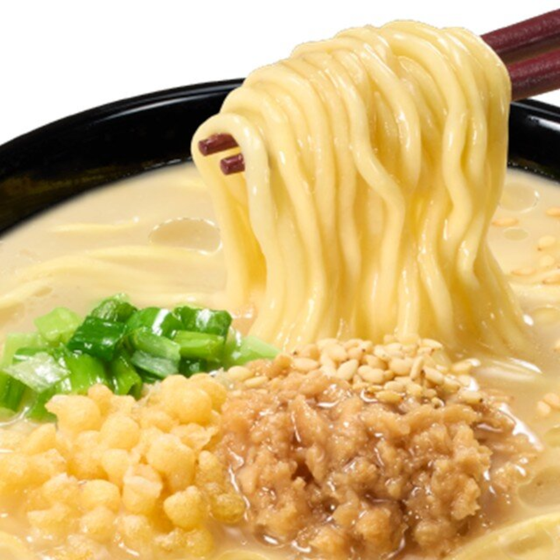 スーパーカップ超大盛り×ROF-MAO 特まろ豚骨ラーメン
